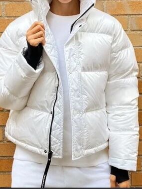 Aritzia TNA Superpuff Shorty